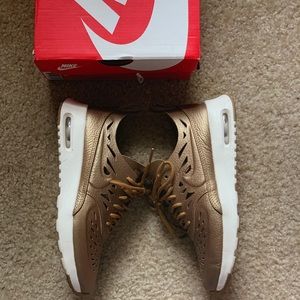 Women’s Nike Air Max Thea